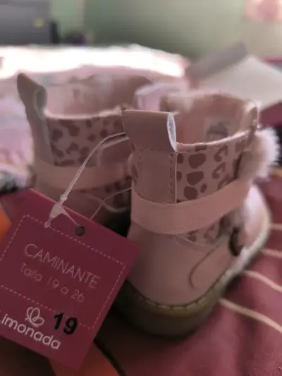 Botas rosadas de invierno - miniatura 2