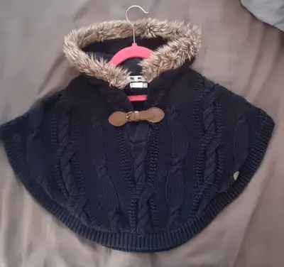 Poncho de lana con capucha talla 1 año - miniatura 1