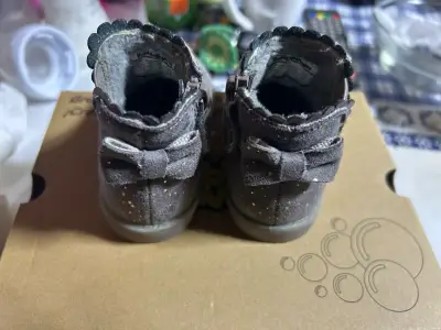 Botines de bebé grises - miniatura 2