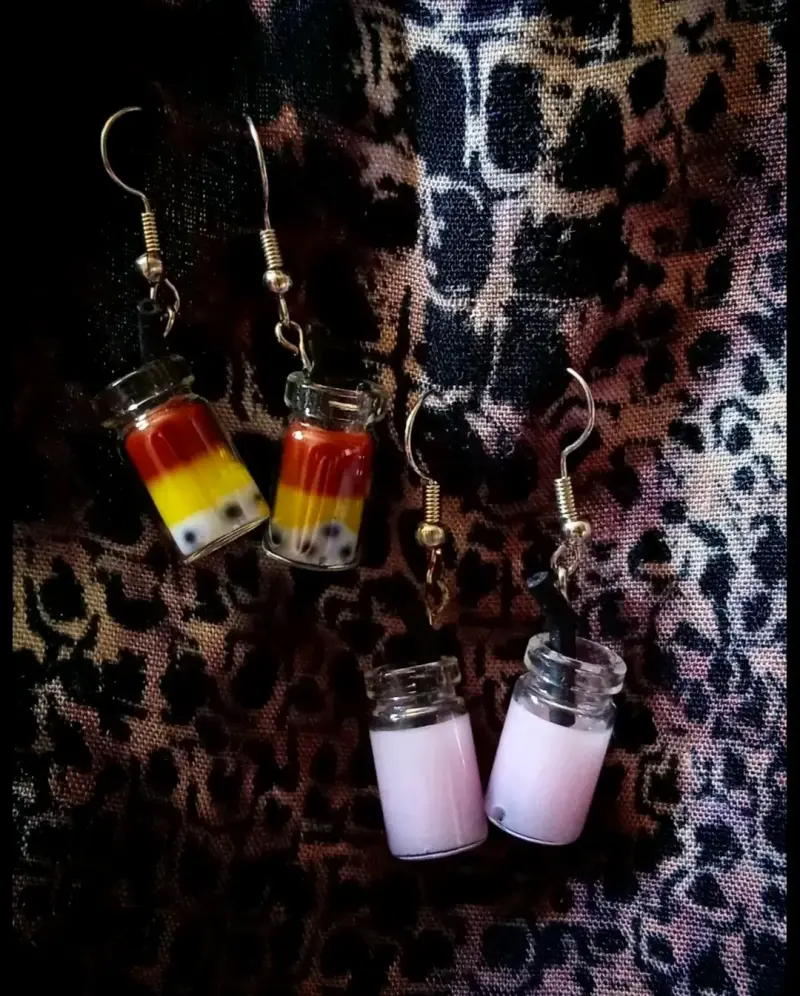 Aretes con diseño de frasco