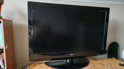 Televisor LG pantalla plana - miniatura 1