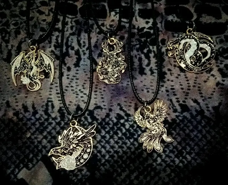 Collares de dragón y bestias