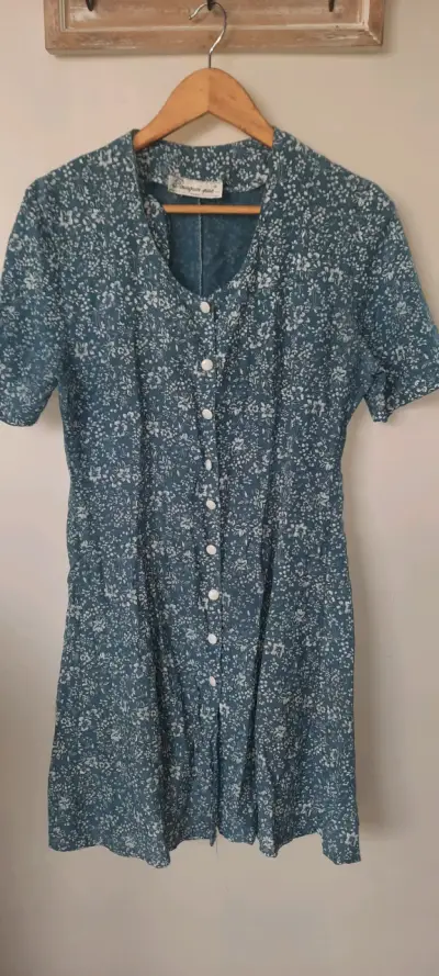 Vestido azul floreado talla M aprox. - miniatura 1