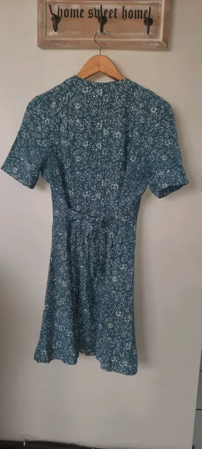 Vestido azul floreado talla M aprox. - miniatura 2