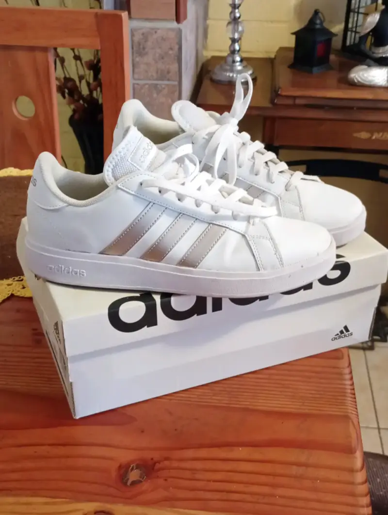 Zapatillas blancas Adidas Grand Court - 3