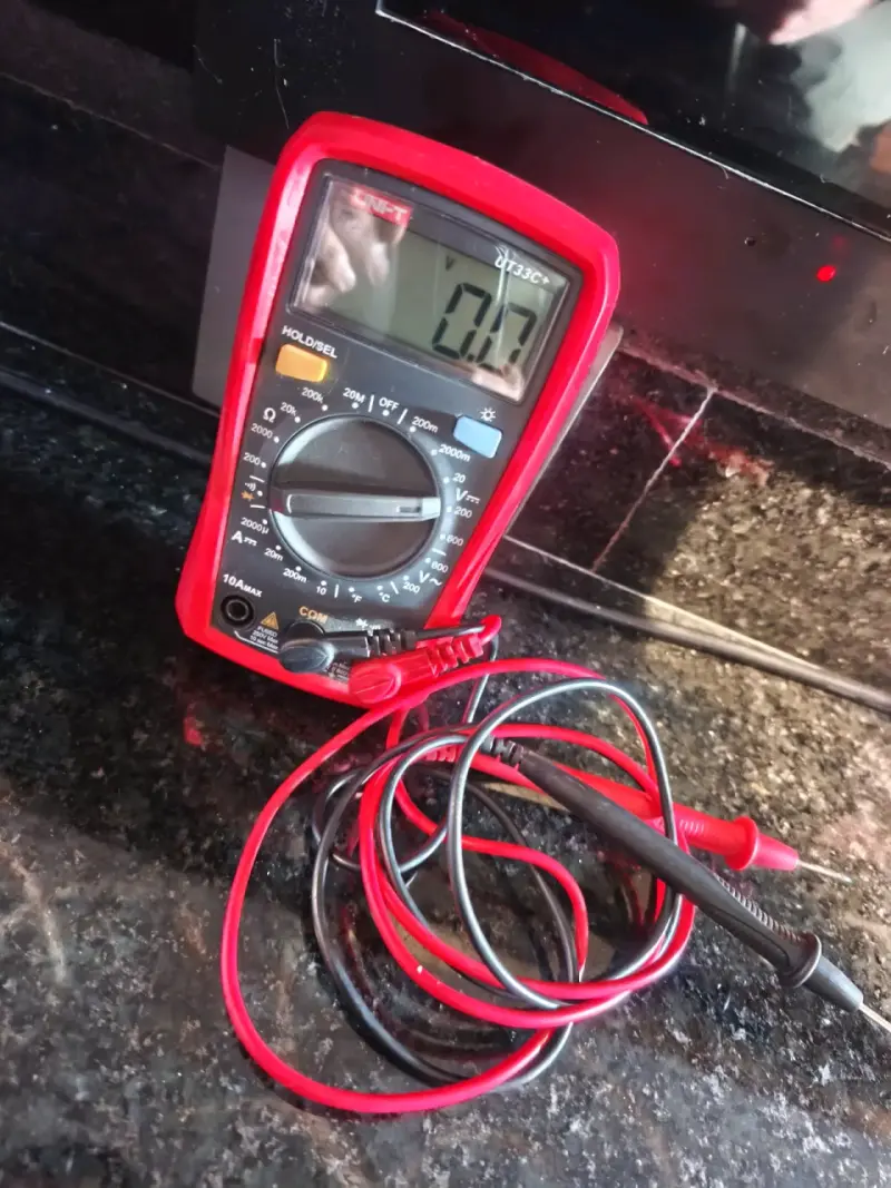 Multímetro digital( multitester) - 4