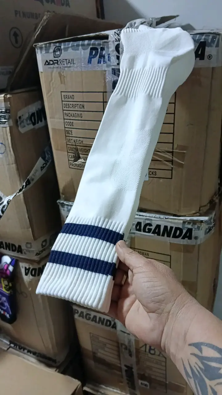Medias de futbol. Color blanco - 2