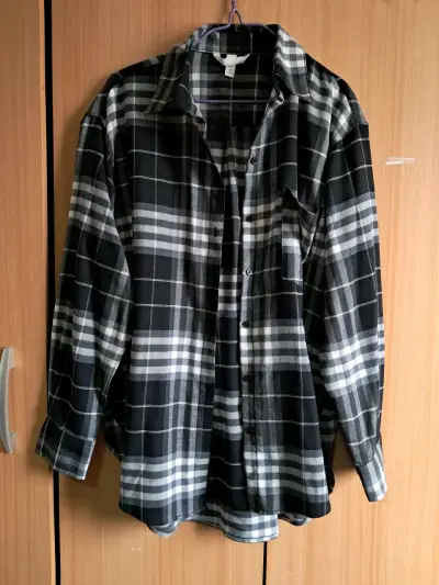 Sobrecamisa a cuadros negro y gris Talla M/L - miniatura 3
