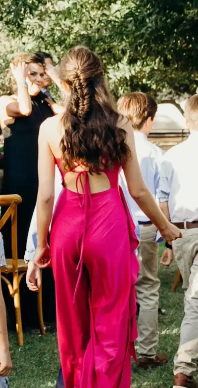 Vestido largo fucsia con volantes - miniatura 3