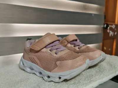Zapatillas rosas para niña - miniatura 3