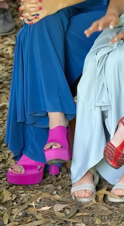 Sandalias de plataforma fucsia - miniatura 2