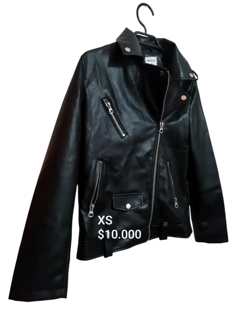 Chaqueta de cuero negra