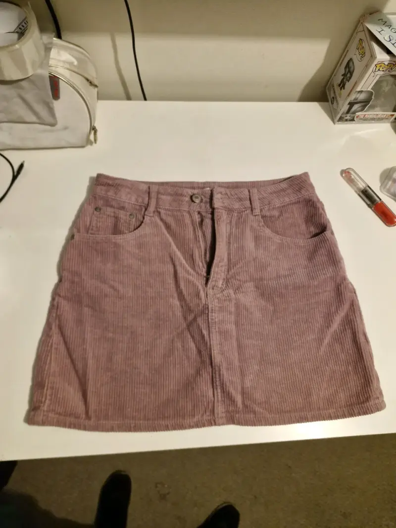Falda corta cotelé rosada. Talla 38. - 2