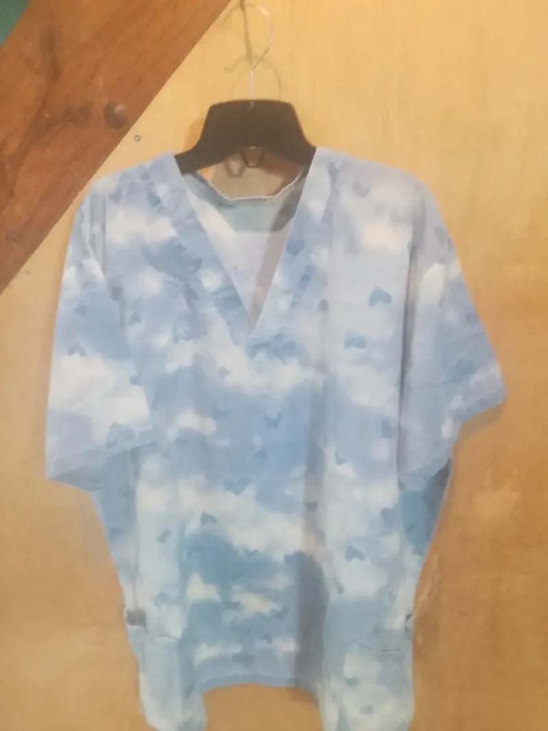 Blusa médica estampada floral - 2