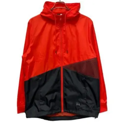 Chaqueta deportiva roja y negra Under Armour - miniatura 1