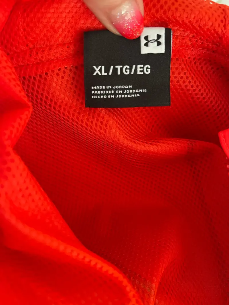 Chaqueta deportiva roja y negra Under Armour - 5