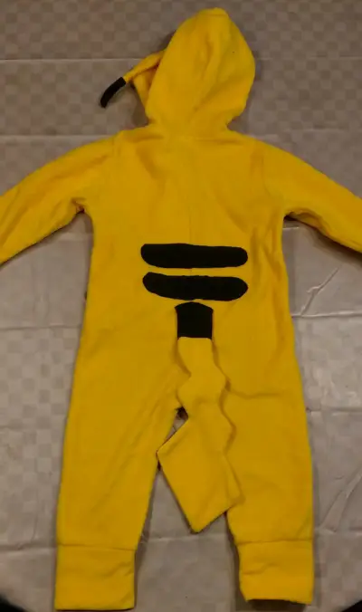 Pijama enterito Pikachu amarillo - miniatura 2