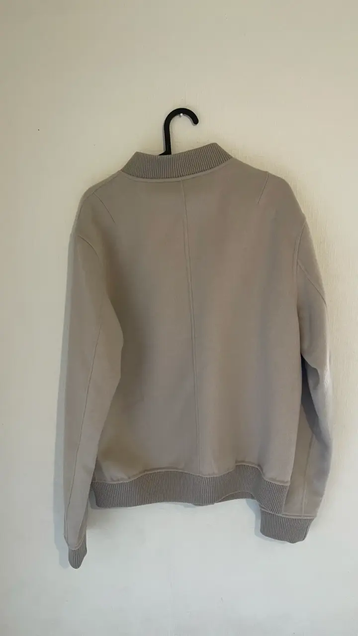 Chaqueta beige con cremallera nueva - 2