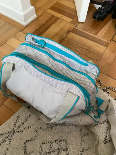 Bolso deportivo gris con azul - miniatura 1
