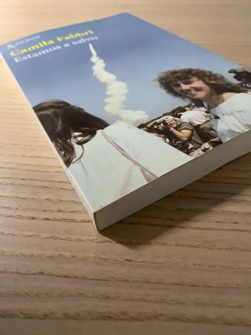 Libro 'Estamos a salvo' de Camila Fabbri - 3