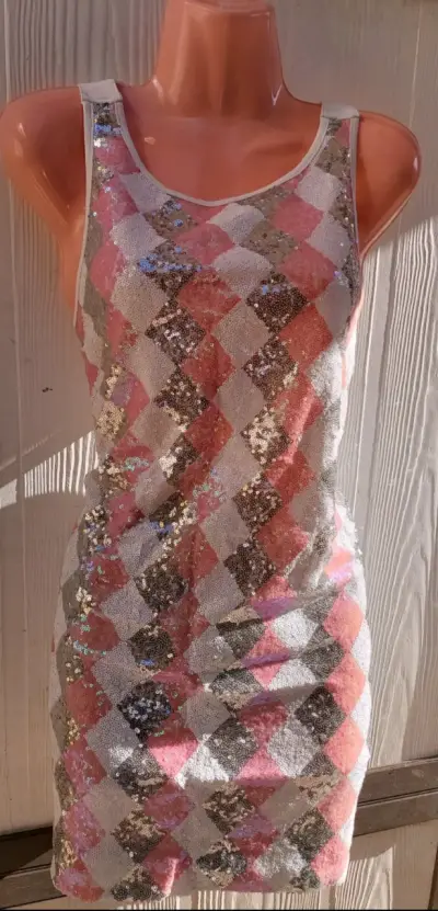 Vestido de lentejuelas brillante - miniatura 1