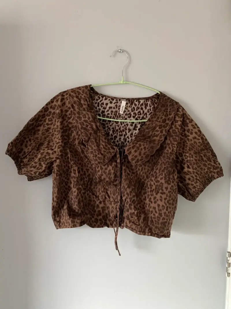 Blusa corta estampado leopardo - 1