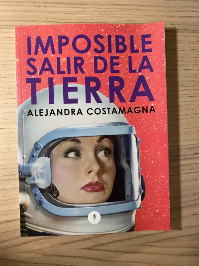 Novela Imposible Salir de la Tierra - miniatura 1