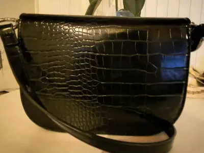 Cartera negra efecto cocodrilo - miniatura 2
