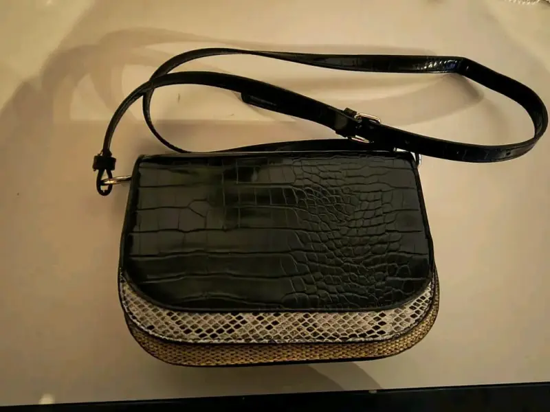 Cartera negra efecto cocodrilo - 4