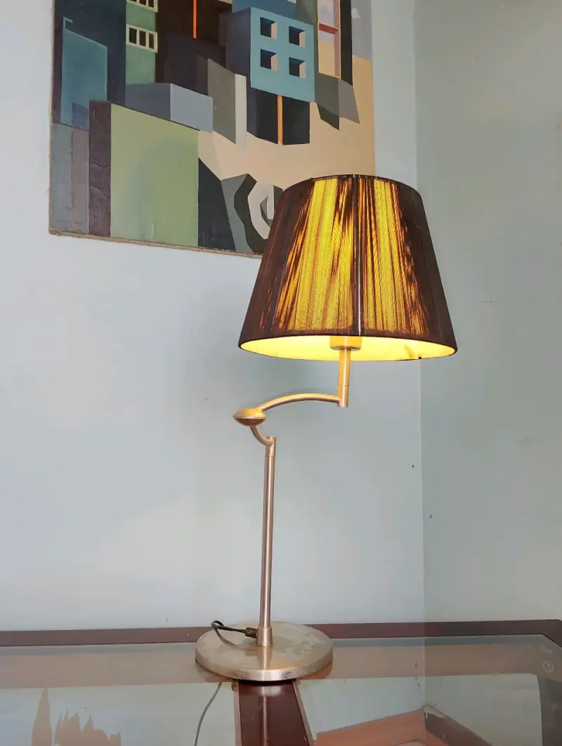 Mesa de centro de vidrio y lámpara - 3