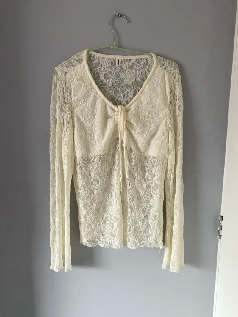 Blusa de encaje blanca - 1