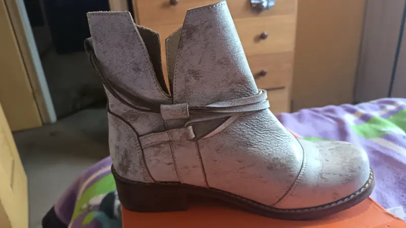 Botines beige de cuero desgastado - 2