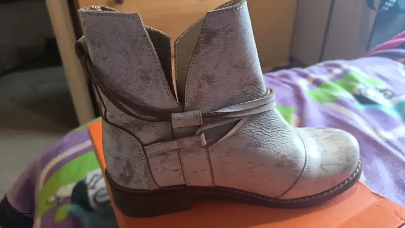 Botines beige de cuero desgastado - 3