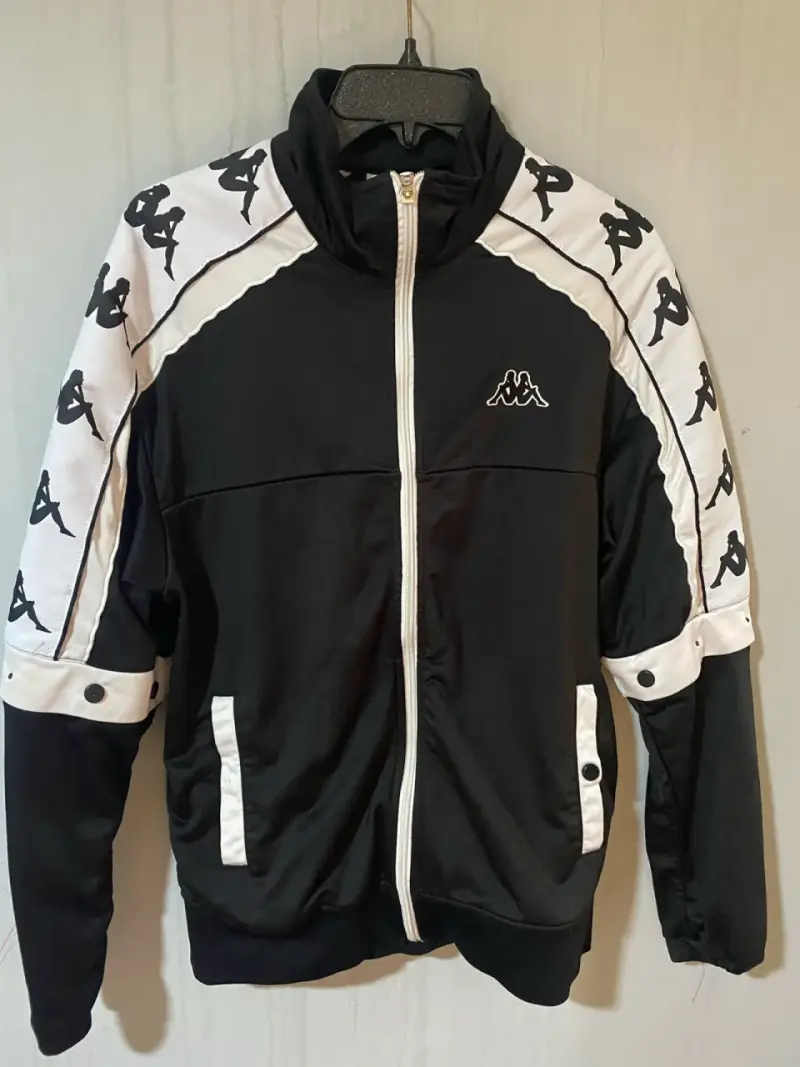 Chaqueta deportiva kappa negra con logo - 1