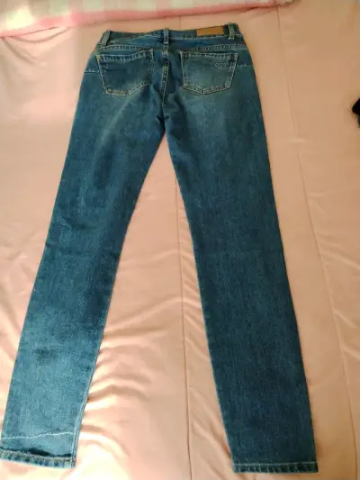 Jeans azul desgastados - miniatura 2