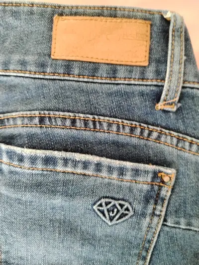 Jeans azul desgastados - miniatura 3