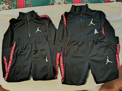 Conjunto deportivo negro para niños - miniatura 1