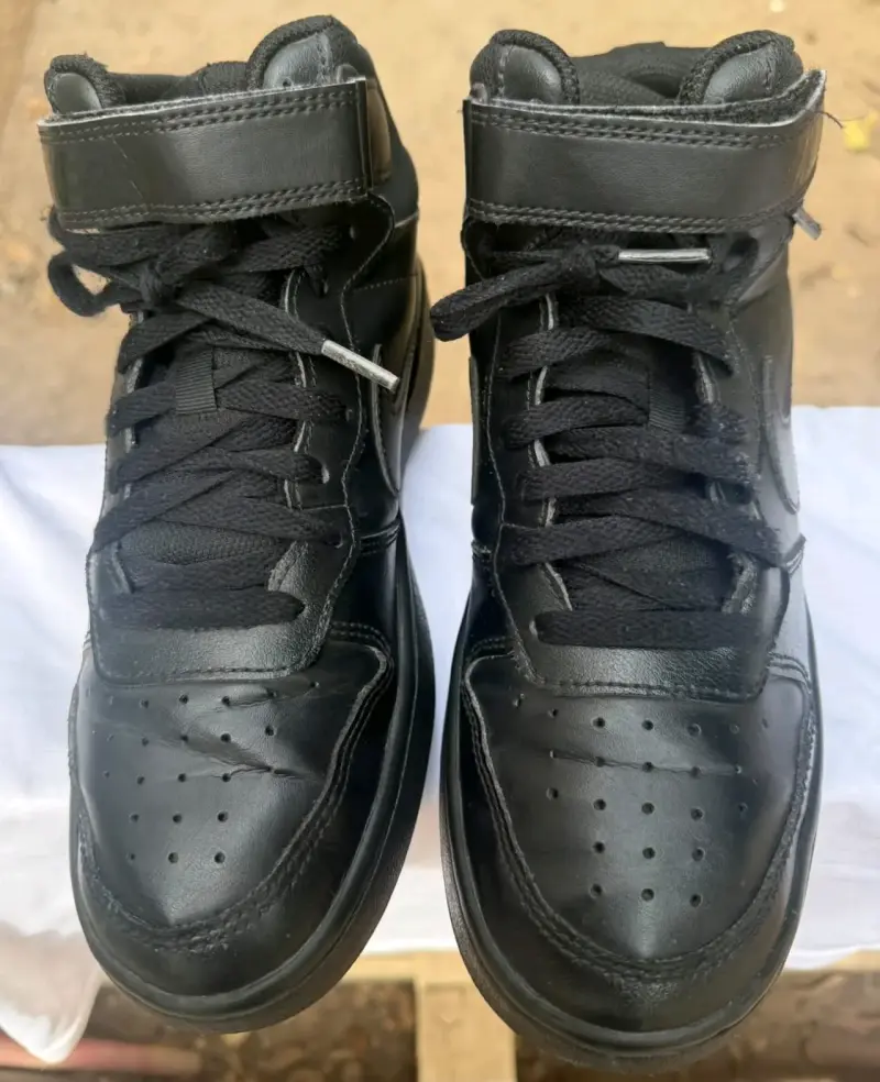 Zapatillas negras deportivas - 1