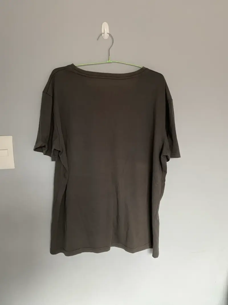 Polera gris Attack on Titan - 2
