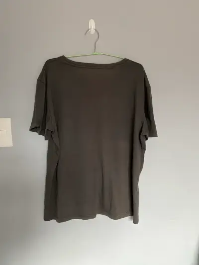 Polera gris Attack on Titan - miniatura 2