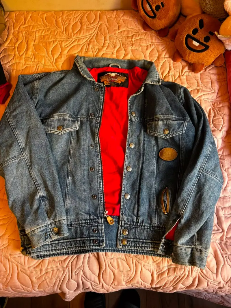 Chaqueta de mezclilla con forro rojo - 1