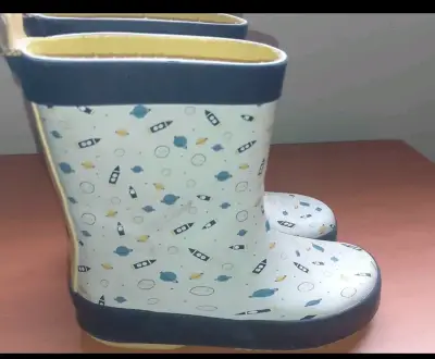 Botas de lluvia infantiles con diseño espacial - miniatura 1