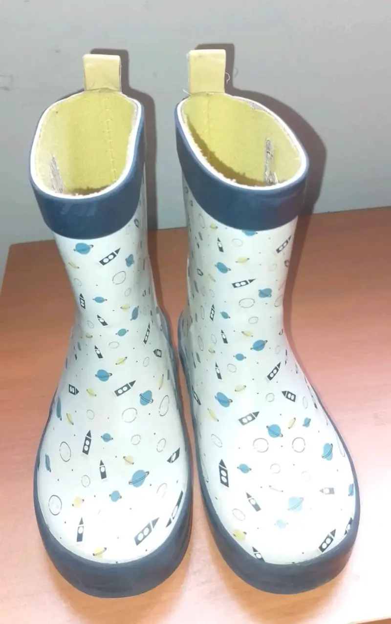 Botas de lluvia infantiles con diseño espacial - 2