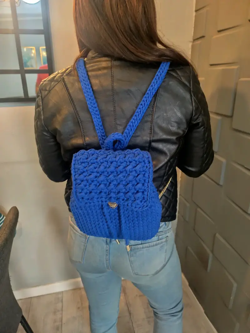 Mochila tejida azul - 1