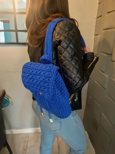 Mochila tejida azul - miniatura 2