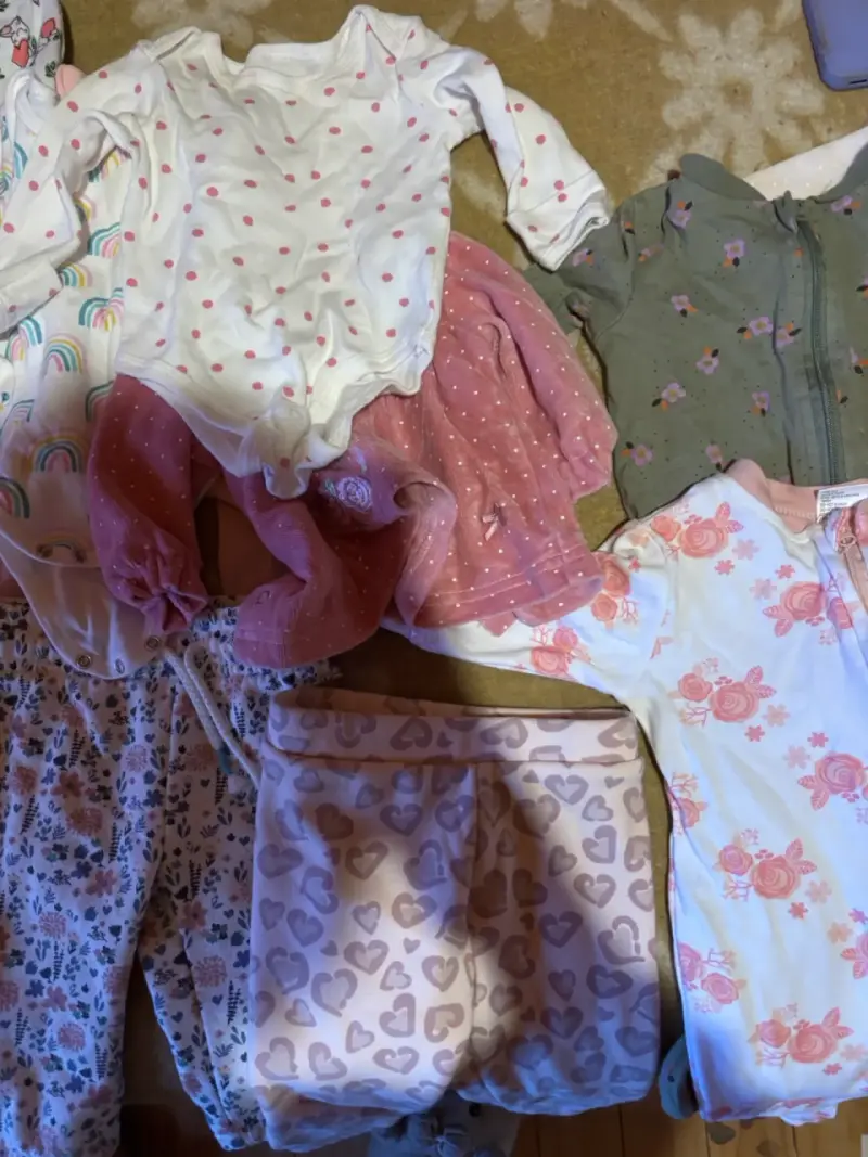 Conjunto de ropa de bebé variada - 4