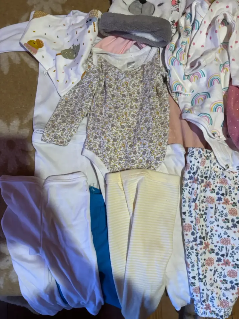 Conjunto de ropa de bebé variada - 5