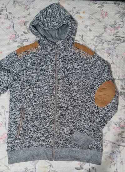 Polerón gris con capucha talla L - miniatura 1