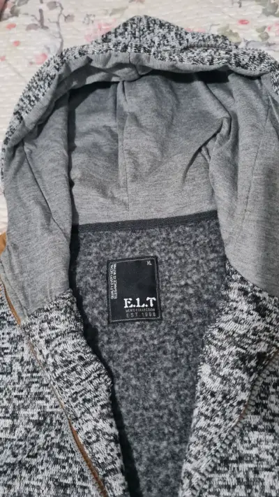 Polerón gris con capucha talla L - miniatura 2