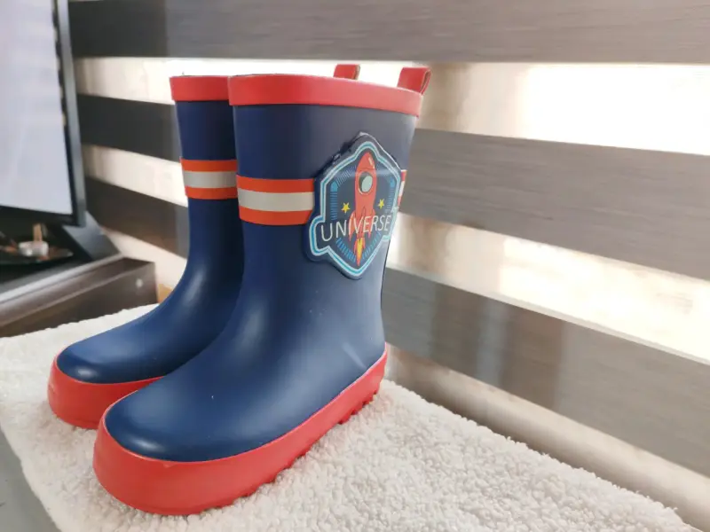 Botas de lluvia azul y rojo - 2